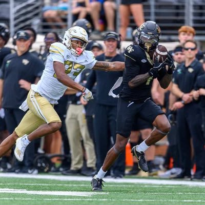 Sterweez4's profile picture. 6’4 205 WR @wakefb || #LLT #LLM #LLCC ||