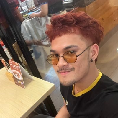 iamyuhenyooo's profile picture. A luna, cara cantica, ne me in atra dedas