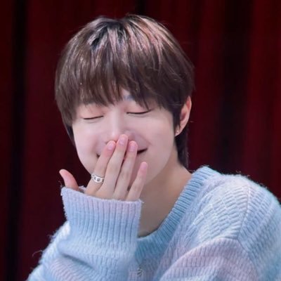 mukiloves's profile picture. can you hear the earth pulse? . ݁₊ ⊹ . ݁˖ . ݁