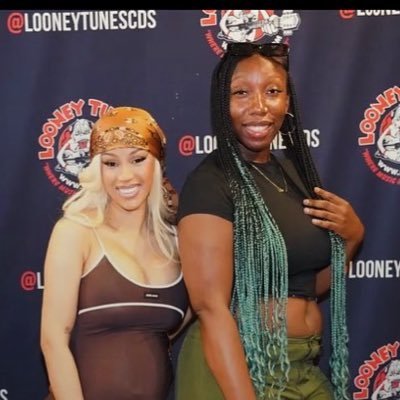 WhOsYoDaDDii's profile picture. @MelaninsVibe Co host - The Fruit Loop in a Bowl of Cheerios 🏳️‍🌈 #ΣΓΡ💙💛🐩