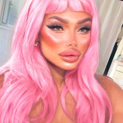 parisecrets's profile picture. a very personal side