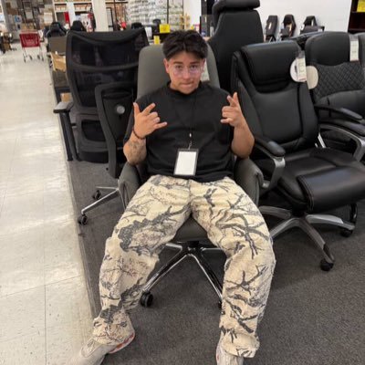 dukedevdani's profile picture. 💻 Fullstack, Mobile & ML/DL Dev | Indie Maker
🧠 CEO and CTO with @Sassi_dev Sudo · Building in public
🌎 Sharing tech, AI & startup life (EN/ES) 🇲🇽