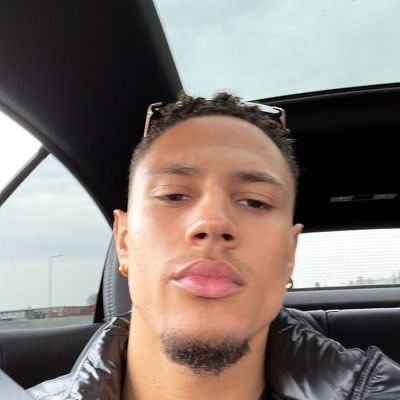 sage2XLJ's profile picture. 私以外はみんなバカだ

私は何年も前に亡くなりました

tsk.