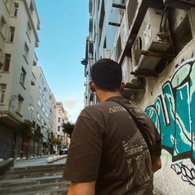 Courhempton's profile picture. kendi kendime