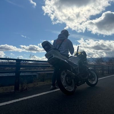 totobx400's profile picture. 無言フォロー失礼します🙇‍♂️ 山梨でcbrとcbx乗っていますよろしくお願いします #cbx #国内1型 #cbx400f #cbr400f #サウンドギャング