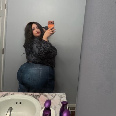 analisanchezj's profile picture. 25 🥳💖 Instagram: analisanchezxx