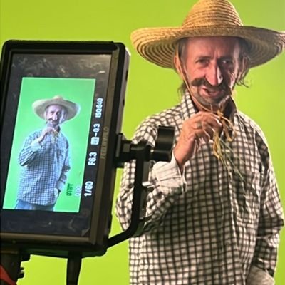 manualdoaristeu's profile picture. Fiz esse manual para mostrar que o mundo é bem confuso e bonito