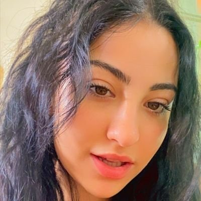 c93136295's profile picture. love 💕😘😘 to chat hate mother fuckers