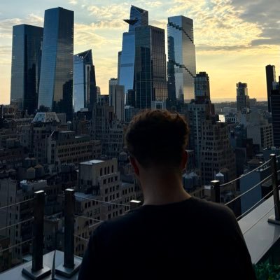 AKizzir's profile picture. 