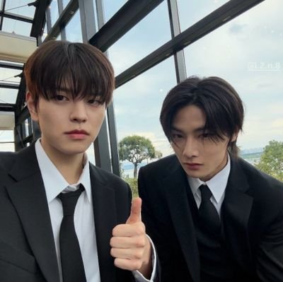seunginluv_'s profile picture. ~° STEPOUT #스트레이키즈 ot8 miroh stay♡ @Stray_Kids || she//her~20s °°seungin luvv ~°°also carbsracha talk a lot about got7,trsr, skz,ikon,day6