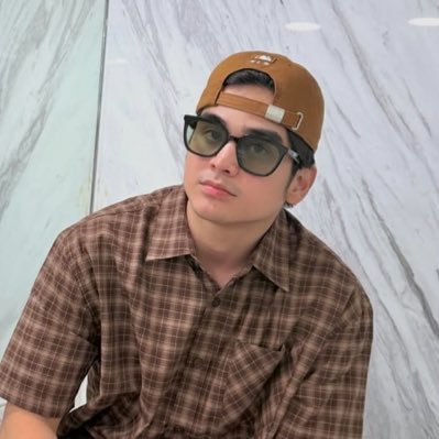 huesofwill's profile picture. — para sa bayan, lagi’t lagi