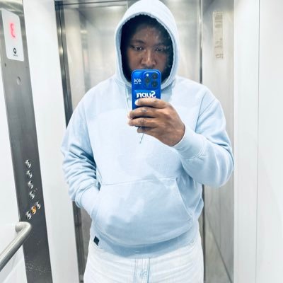 eloicsoshy's profile picture. Adéola interlude.