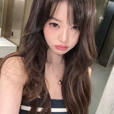 hyjacinh's profile picture. unlabeled