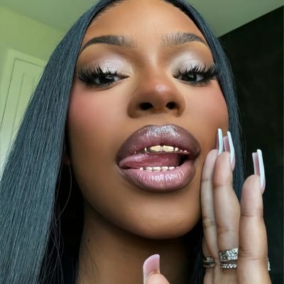 parksyave's profile picture. “𝘐 𝘭𝘰𝘷𝘦 𝘺𝘰𝘶", 𝘐 𝘵𝘦𝘭𝘭 𝘩𝘪𝘮. "𝘐𝘯 𝘦𝘷𝘦𝘳𝘺 𝘶𝘯𝘪𝘷𝘦𝘳𝘴𝘦". — . ݁⋆ ꫂ᭪ ݁˖ . ݁