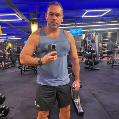 Joeltodosteen's profile picture. Je vis ma vie un jour à la fois, à la recherche de paix, d’évolution et de bonnes énergies. Je suis là pour les vraies connexions et les ondes positives.