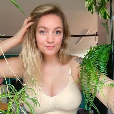 anna_alice52671's profile picture. always here to give something sweet ❤️