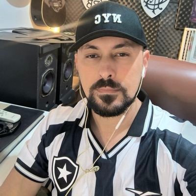 RSchernikau's profile picture. Botafoguense, trabalho com carros, músico nas horas vagas, apaixonado por Futebol e Tênis, amo o Glorioso !! um dos criadores do @UniversoBota07