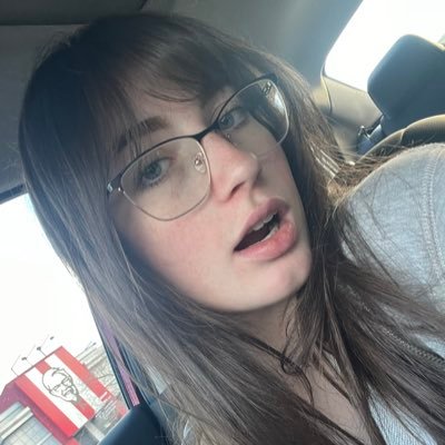 livvin7's profile picture. LA-based video game developer & writer! selina kyle apologist / lady gaga fanatic