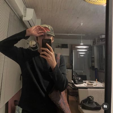 ibreadto's profile picture. fucking up my life to shit