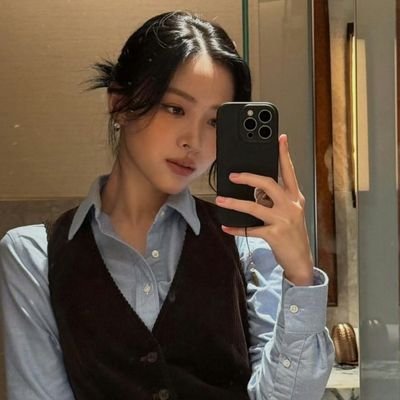 ImMia_andryu's profile picture. ❤️🧡🤍🩷💜  ᖭ༏ᖫ |-/  *  ≷  
I-itzy
                                                     Itzy's album TUNNEL VISION out Nov. 10th!
nothing's better than 5 ⭐!