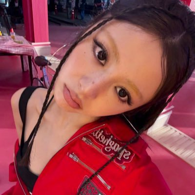 SSERAT4N's profile picture. bangtan defender 🪼 | fan acc