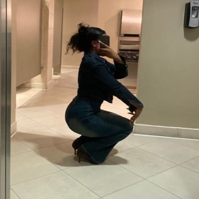 LoveeSBG's profile picture. 