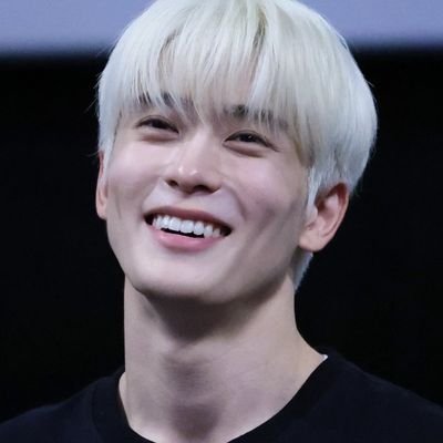 jayjajayjamisu's profile picture. Doyoung 🐰