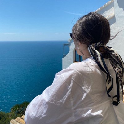 ella96900's profile picture. The best time to schedule a business is TODAY