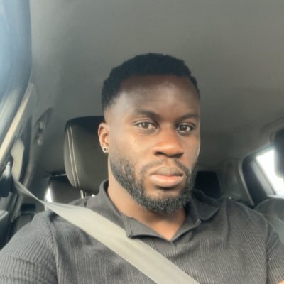 Jn_eleven's profile picture. Pas grand geste .#allblack IG:jnparis