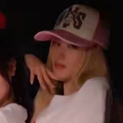 sanamaxxing's profile picture.