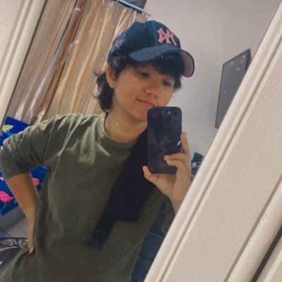 RAUDATlNA's profile picture. Don’t ignore half of me so that you can fit me into a box