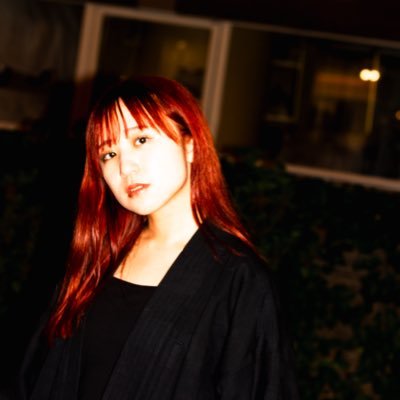 sheer_jp's profile picture. シンガーソングラッパー、アーティスト、しあです。「スシロー行きたい」 / #言語学的ラップの世界 出版☕️ / #友達がやってるカフェ で働いてた / ふぁんたぐ #しあのへや