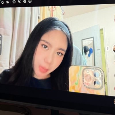 _zxfira's profile picture. dare to live