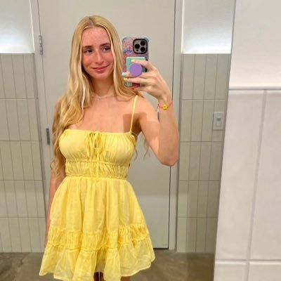 jeanstovalll's profile picture. 