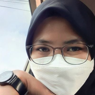 zyhf_'s profile picture. dating with my self 🌱