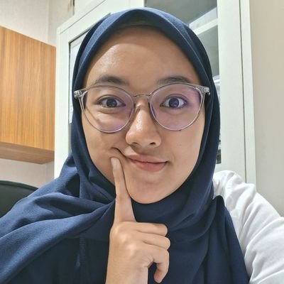 mythicalories's profile picture. this page has nothing, unless u love me