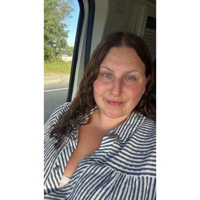 missmethven's profile picture. 🎤📚🥂🤍