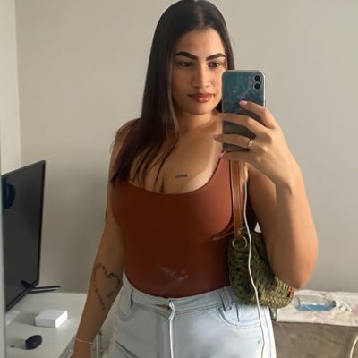 anaclof's profile picture. 👩🏻‍🏫 • @botafogo | • life is better in the waterfall 🪞