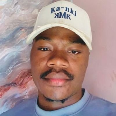 Andreacero01's profile picture. 🐔 Éleveur| Entrepreneur|🎓 Diplômé en sciences économiques et gestion|assistant de gestion|chercheur|Littérature, café et réflexions tardives. 📖📚