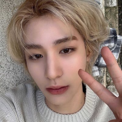 leehanmackyx's profile picture. 