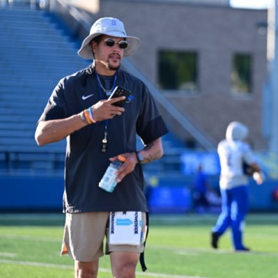 _iMvp's profile picture. Boy Dad💙 | Central Crossing WR Coach 🏈 | Player Development 🧙🏽‍♂️| Recruiting Advisor 🏈☄️