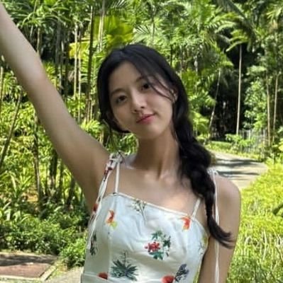 leehihae's profile picture. do not follow