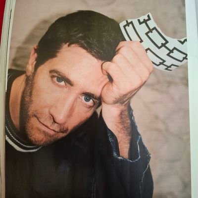 SilviaMJakeGy's profile picture. She/her - I love Jake Gyllenhaall and this is a fan account.