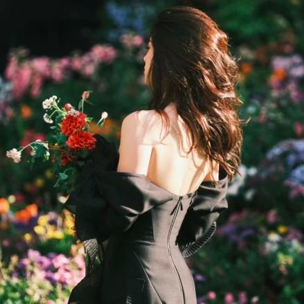 julie34942558's profile picture. 唯有热爱,可抵岁月漫长。保持热情,静待花开……(互FO互赞互评💯💯💯,拒绝黄赌毒,私信勿扰,谢谢)