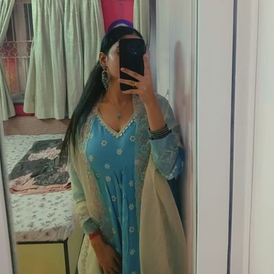 alooparanthhe's profile picture. Barbie doll ki tooti mundi!! 🪰🫜🦼