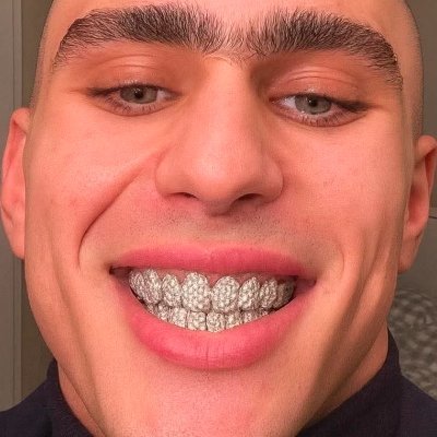 LessGrossman2's profile picture. Produttore cinematografico.