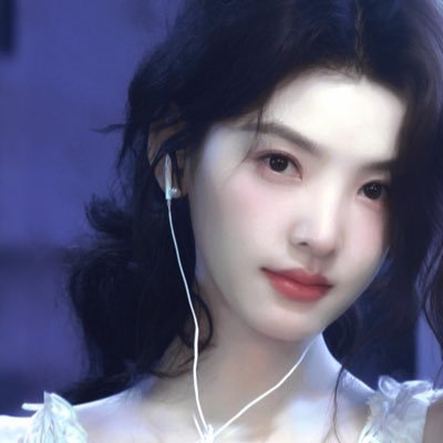 le__1019's profile picture. #章若楠