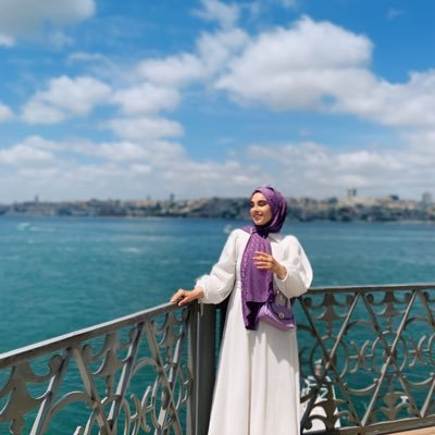 ozlmm_u's profile picture. “Allah’a ağlayan herkes güldü .”