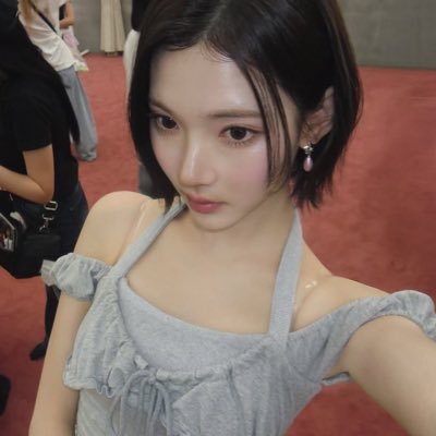 cijwoo's profile picture. She’s a femmé Renegade from Galchester.