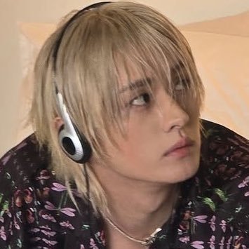 sooblino's profile picture. happiness is like a visiting guest. hjs ☽